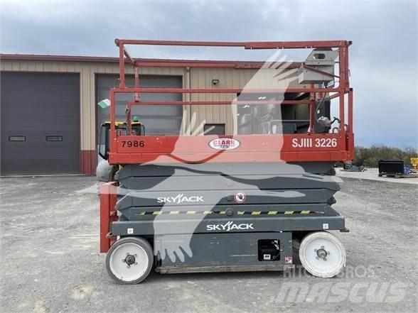 SkyJack SJ3226 Podnośniki nożycowe