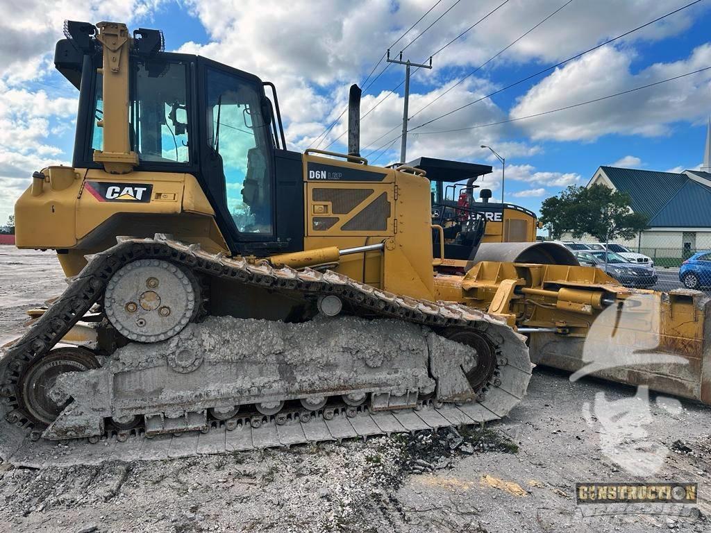 CAT D 6 N Spycharki gąsienicowe