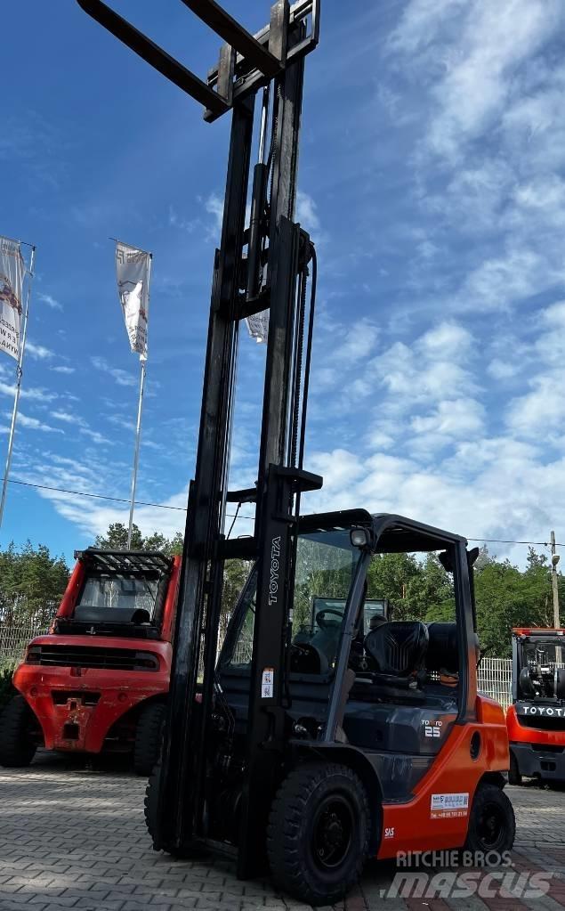 Toyota 02-8 FG F 25 Wózki LPG