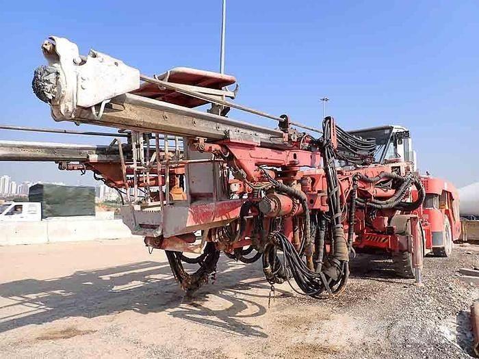 Sandvik DT821 C Wiertnice do nawierzchni