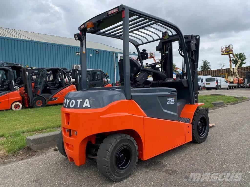 Toyota 8FBMT45 Wózki elektryczne
