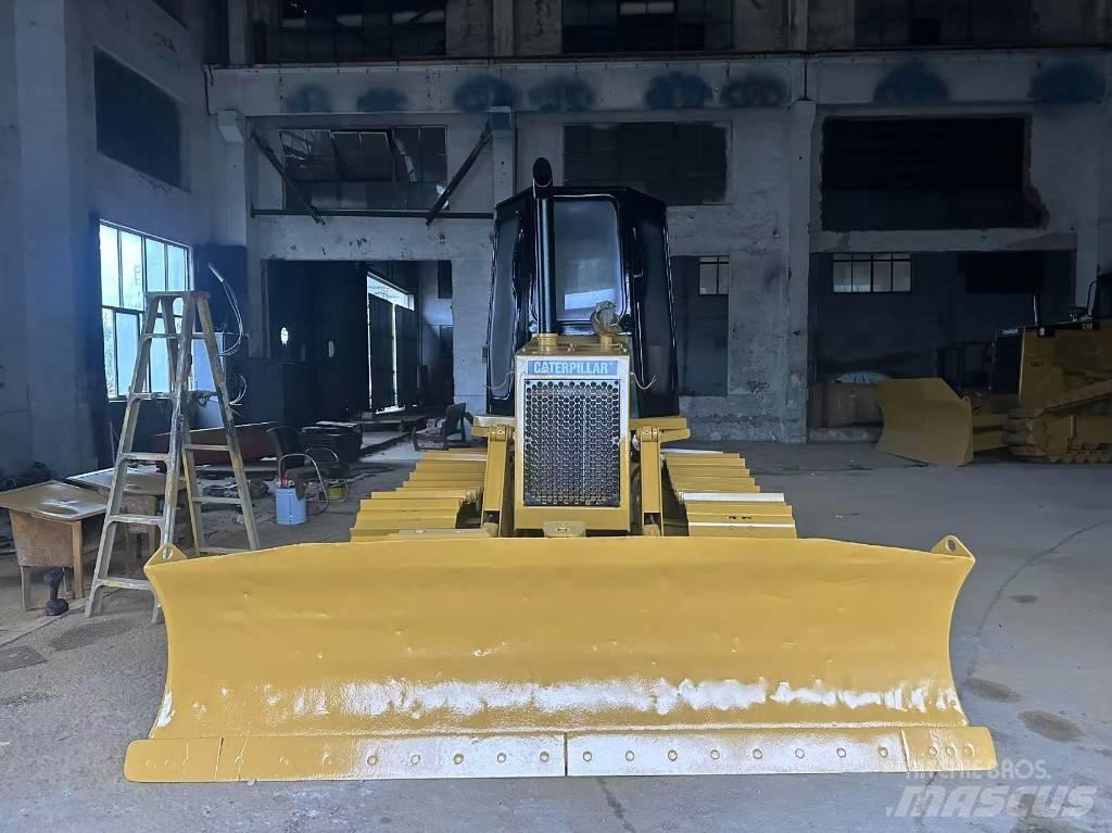 CAT D 4 C Spycharki gąsienicowe