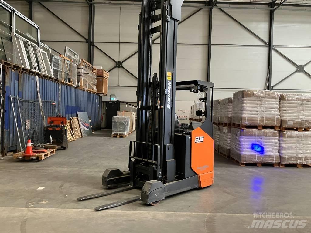 Doosan BR25JW-9 Wózki widłowe wysokiego składowania