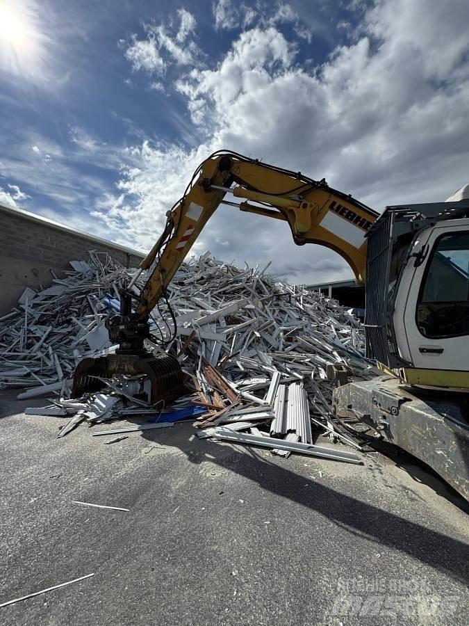 Liebherr A316 Li Koparki specjalne