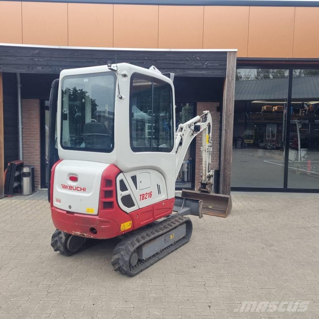 Takeuchi TB 216 Minikoparki