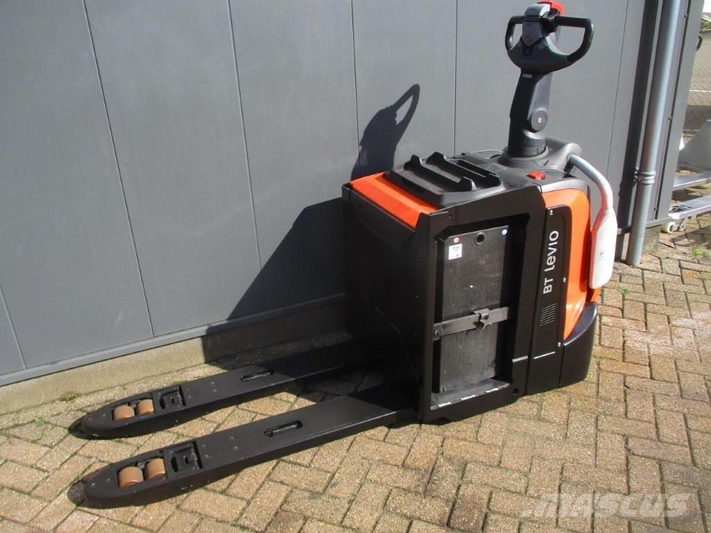 Toyota LPE200 Wózki widłowe unoszące z platformą dla operatora