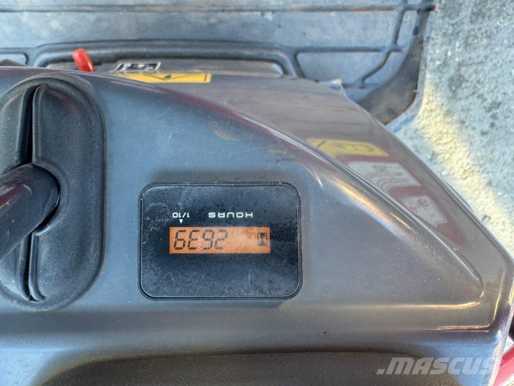 Yanmar SV08 (1E826) Minikoparki