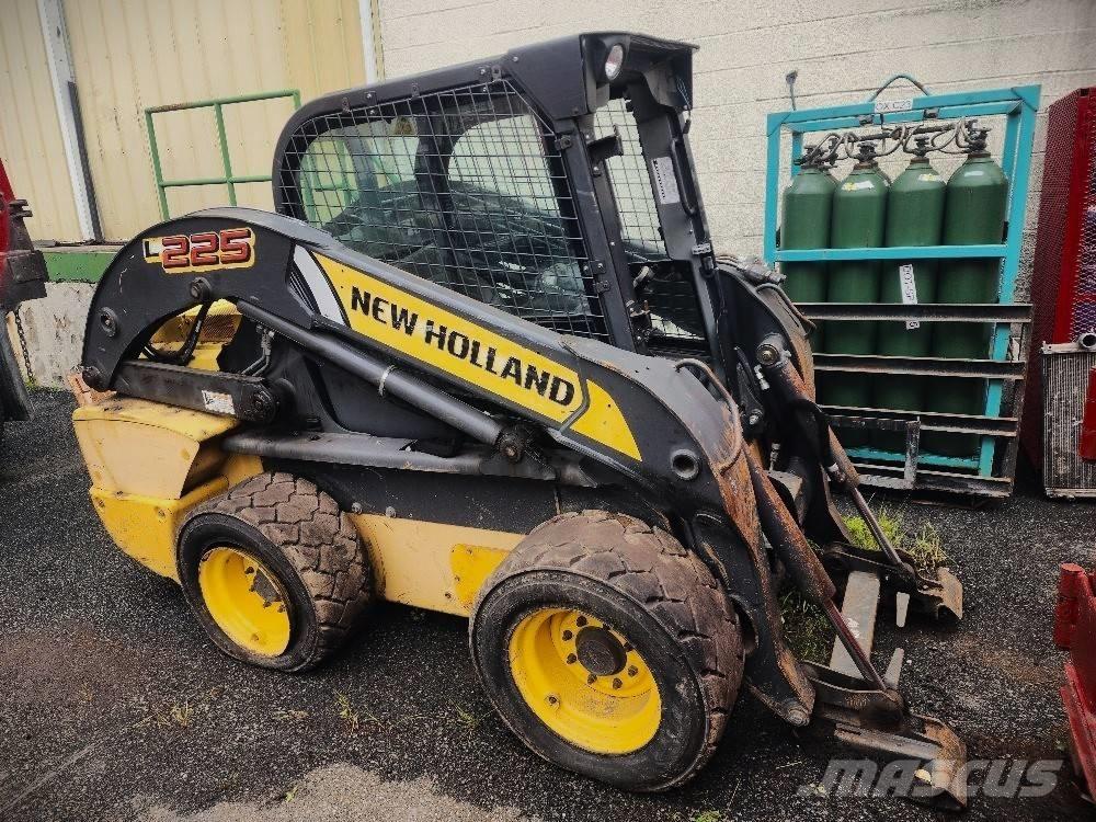 New Holland 225L Ładowarki burtowe