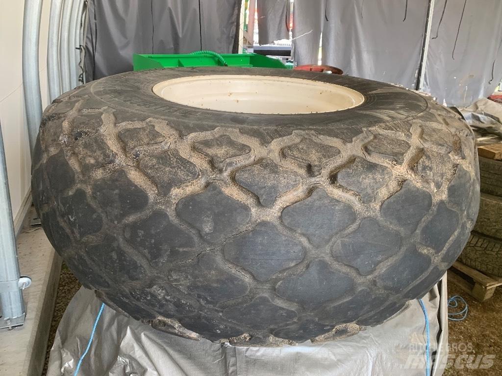 Trelleborg 23.1 26 Opony, koła i felgi