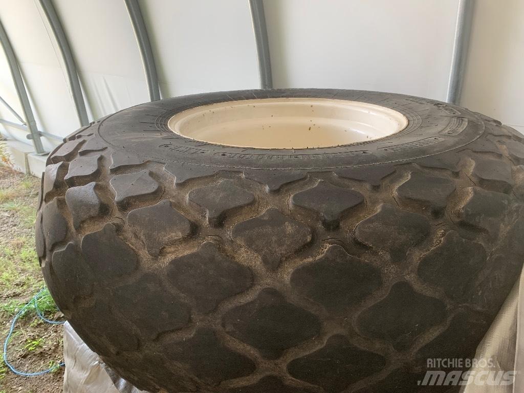 Trelleborg 23.1 26 Opony, koła i felgi