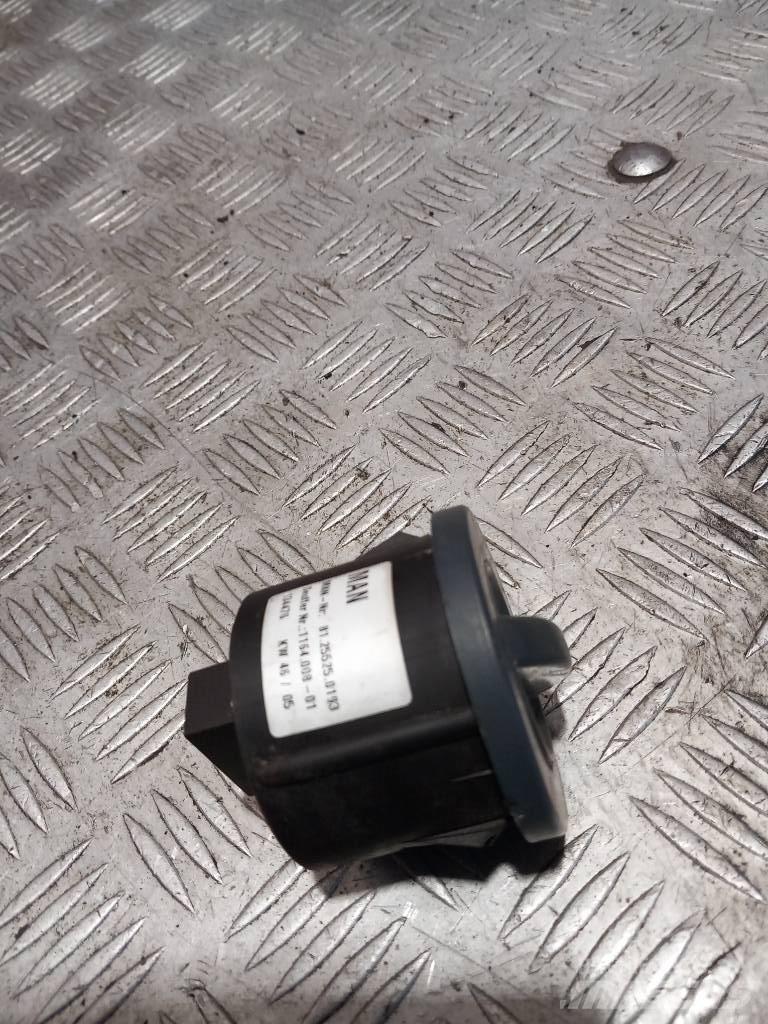 MAN TGM  81255250193 Kabiny i wnętrze