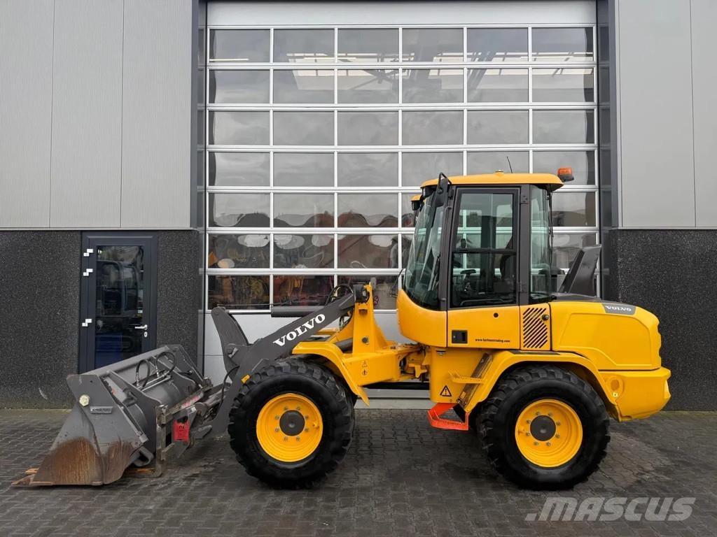Volvo L30G Ładowarki kołowe