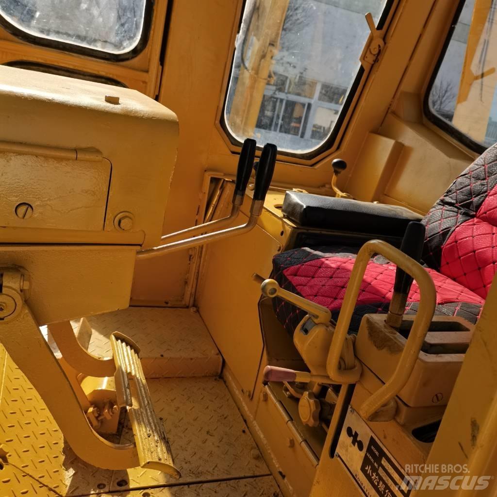 Komatsu D 85 Spycharki gąsienicowe