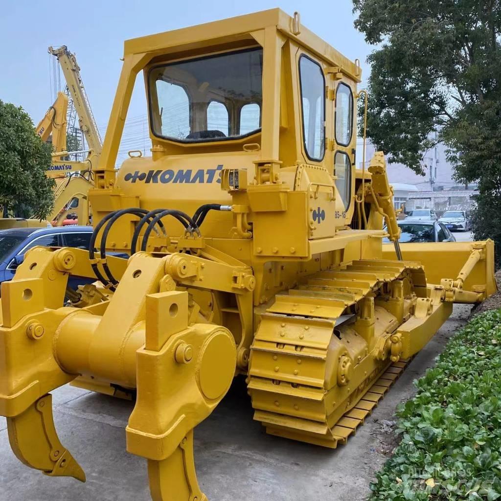 Komatsu D 85 Spycharki gąsienicowe