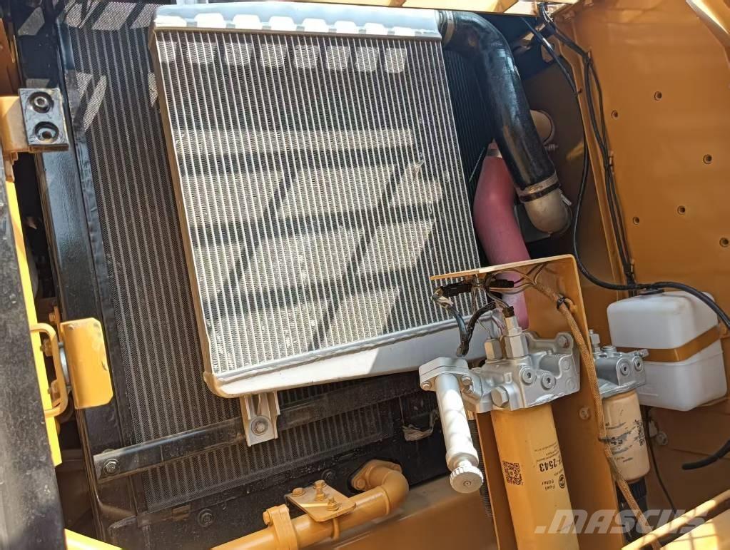 CAT 330 D Koparki gąsienicowe