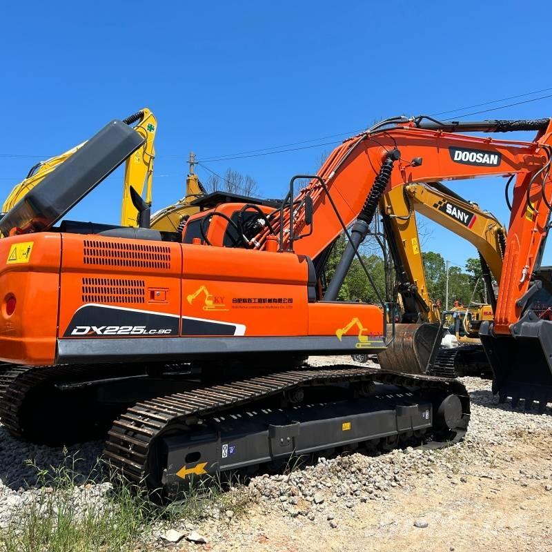 Doosan DX225-9C Koparki gąsienicowe