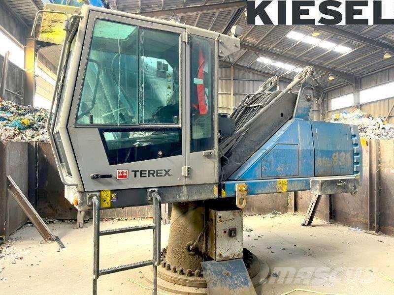 Fuchs AHL 831 D Koparki przeładunkowe