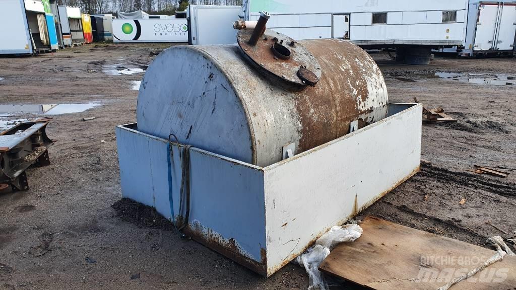  FUEL TANK Zbiorniki