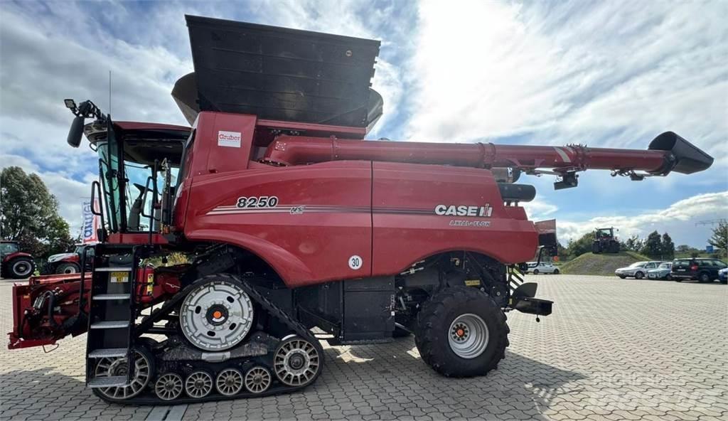 Case IH AF 8250 Kombajny zbożowe
