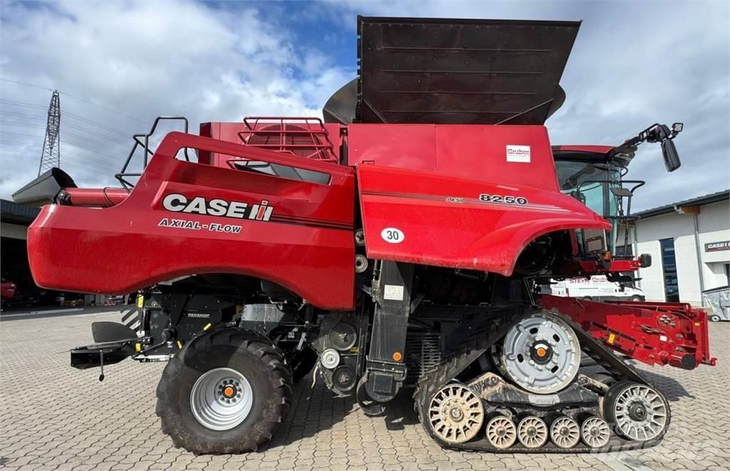 Case IH AF 8250 Kombajny zbożowe