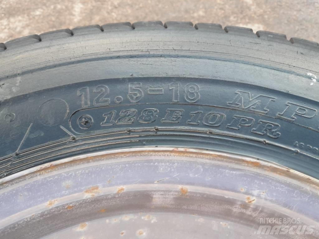 Dunlop 12,5-18 Hjul Opony, koła i felgi