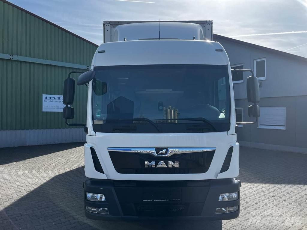 MAN TGL 8.220 Ciężarówki firanki