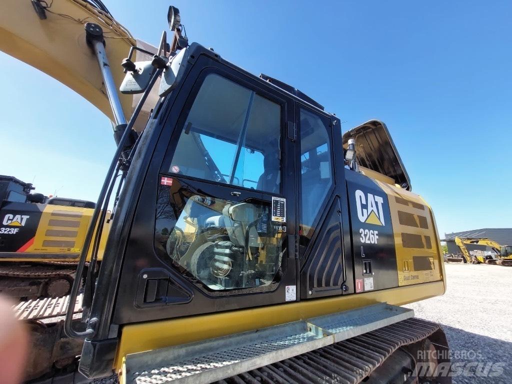 CAT 326 F L Koparki gąsienicowe