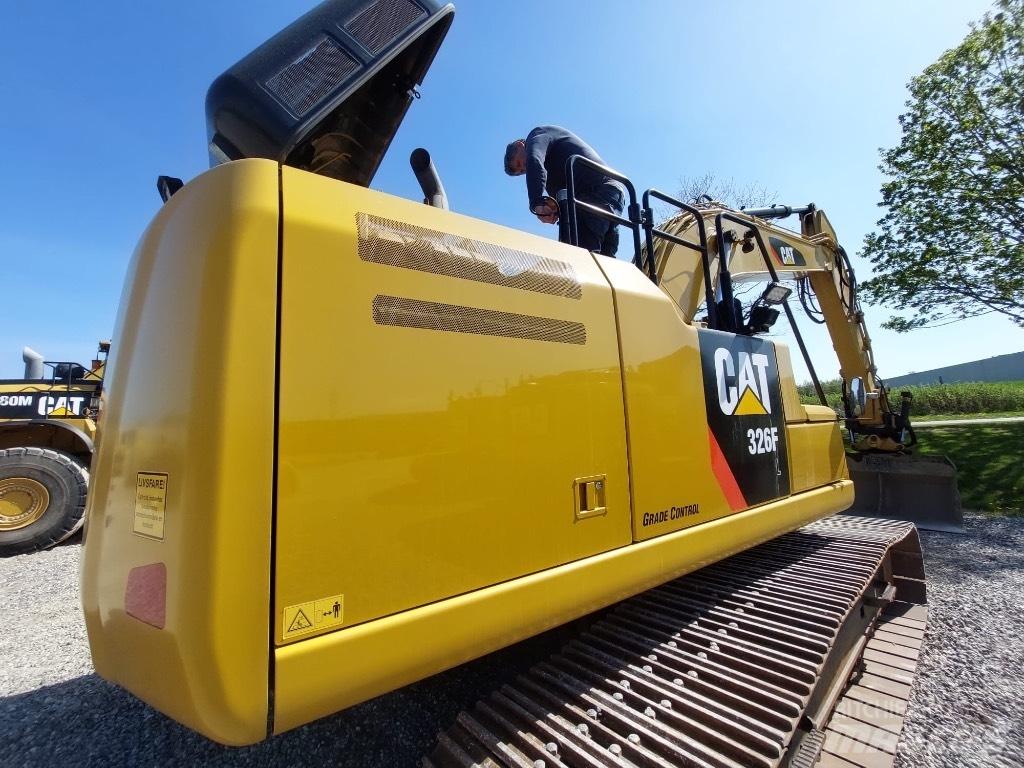 CAT 326 F L Koparki gąsienicowe