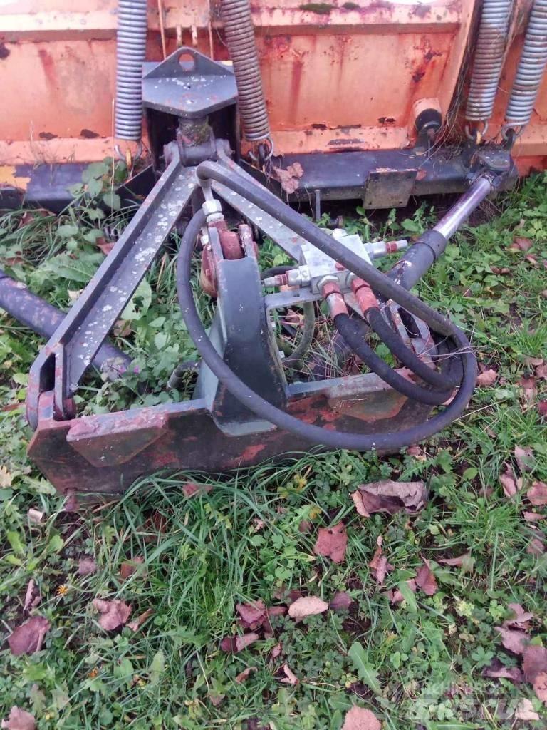  PLUG priključek Lemiesze i pługi śnieżne