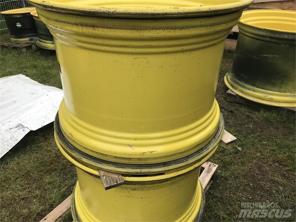 John Deere 23x34 Opony, koła i felgi