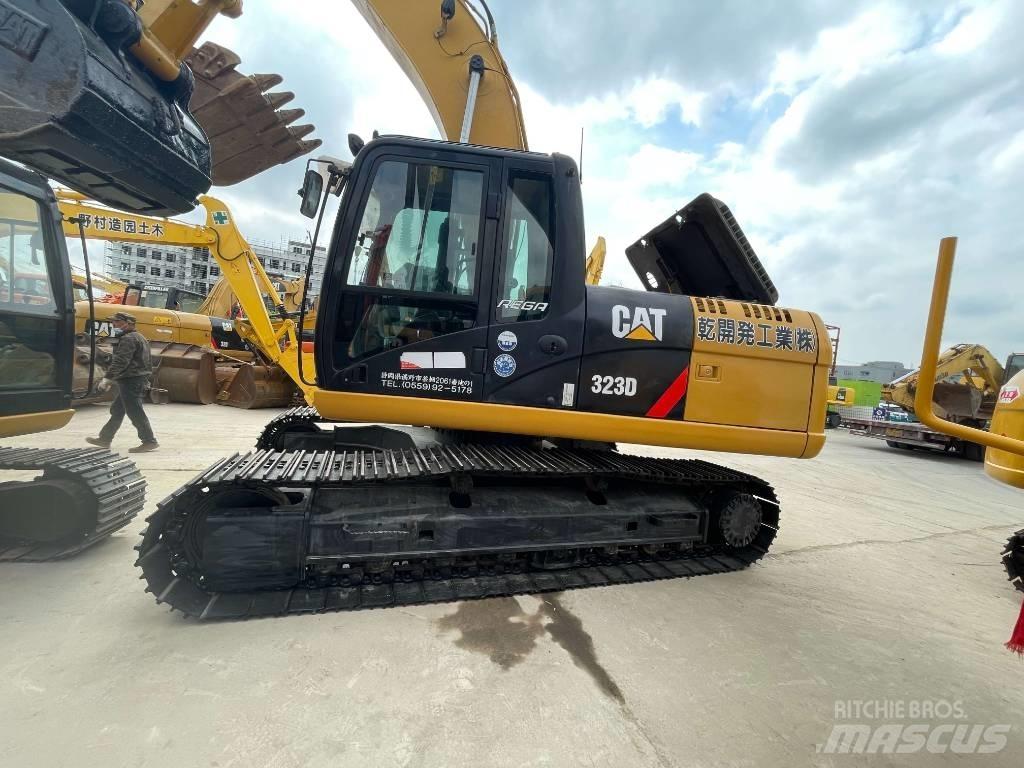 CAT 323D Koparki gąsienicowe
