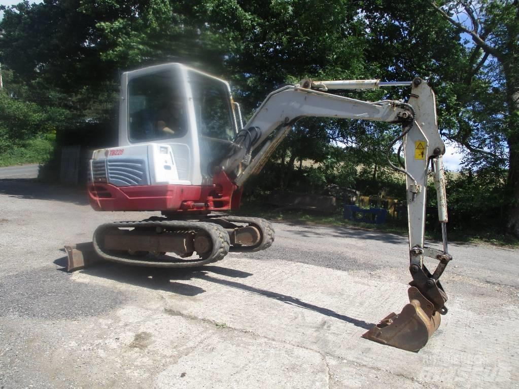 Takeuchi TB 228 Minikoparki