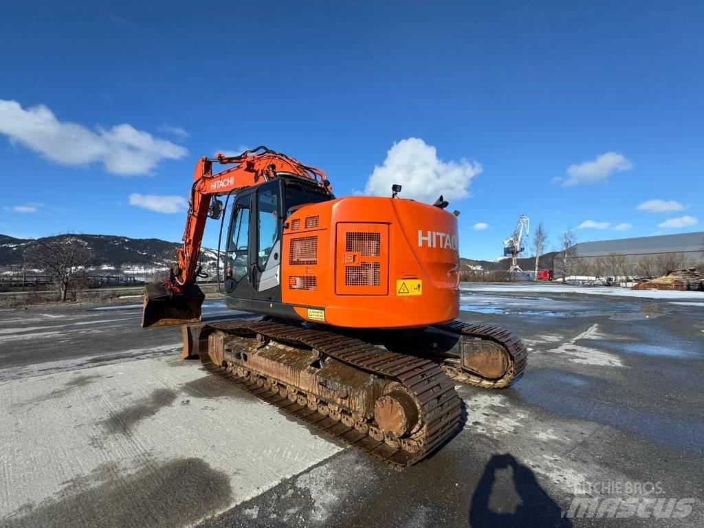 Hitachi ZX 225 US Koparki gąsienicowe