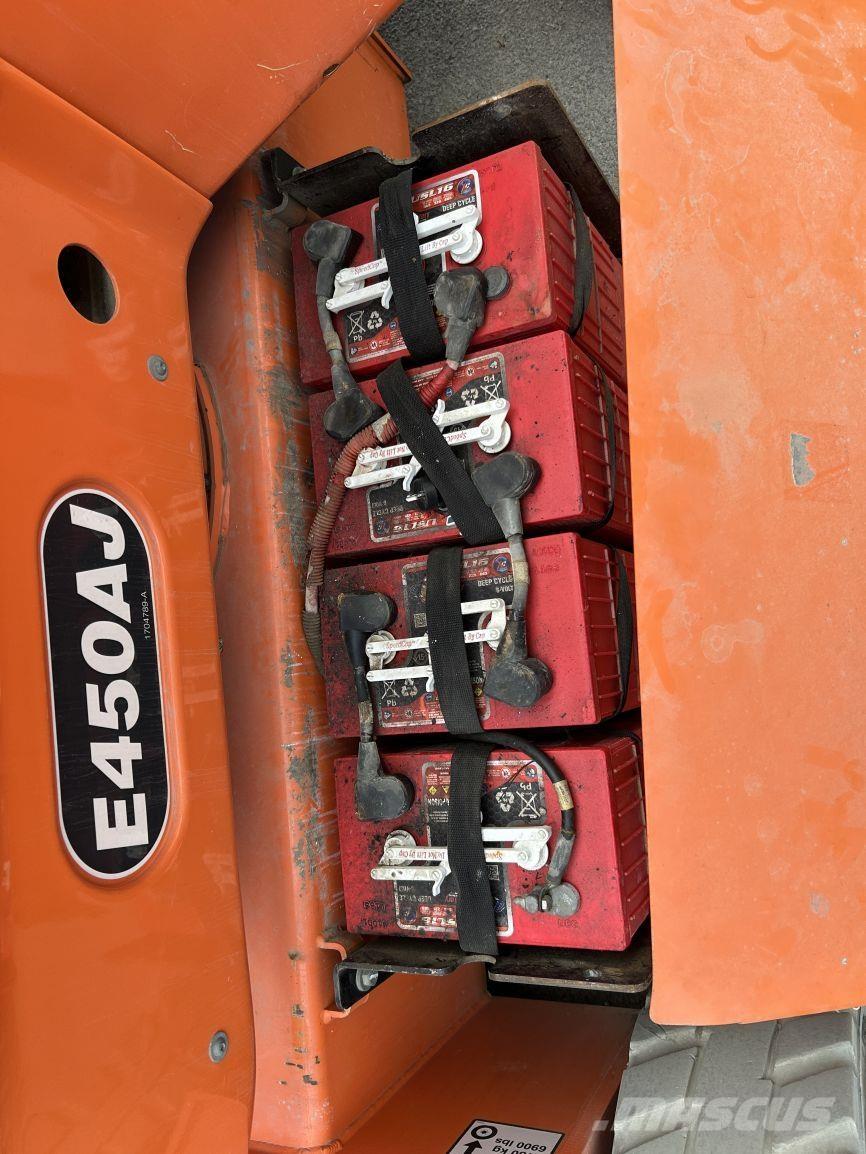 JLG E450AJ (2005) Podnośniki przegubowe