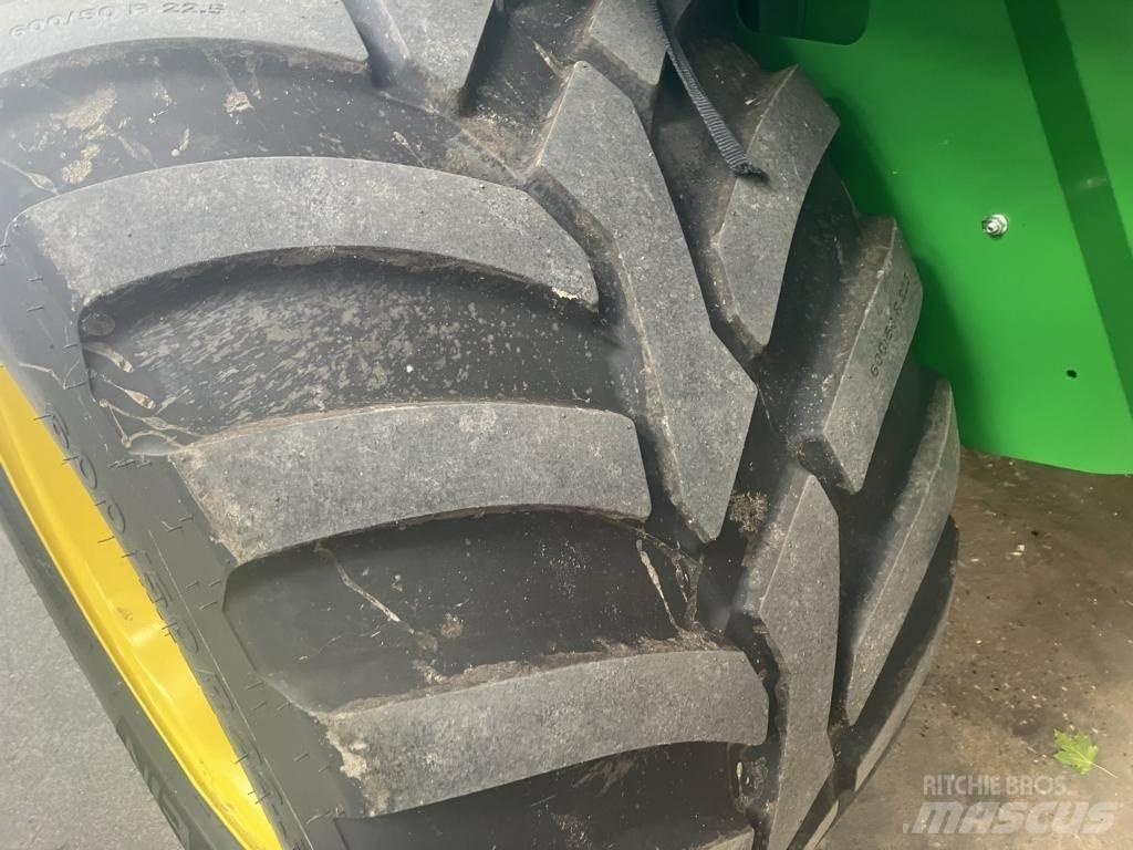John Deere V461R Prasy zwijające