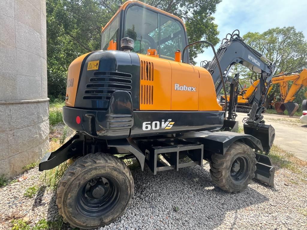 Hyundai Robex 60 VS Minikoparki