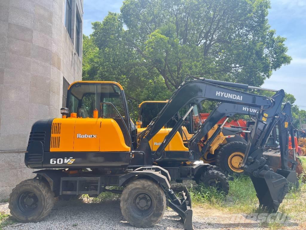 Hyundai Robex 60 VS Minikoparki