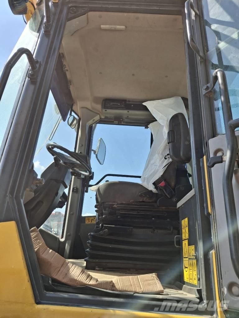 Komatsu WA 380-8 Miniładowarki