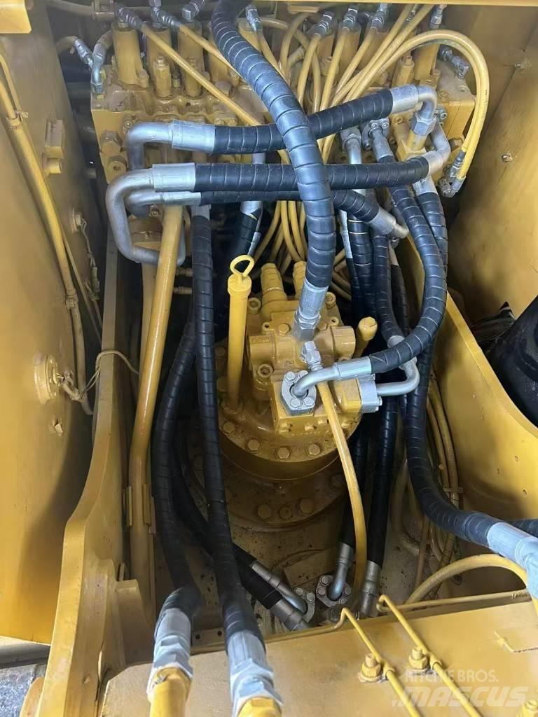 CAT 320 D2 Koparki gąsienicowe