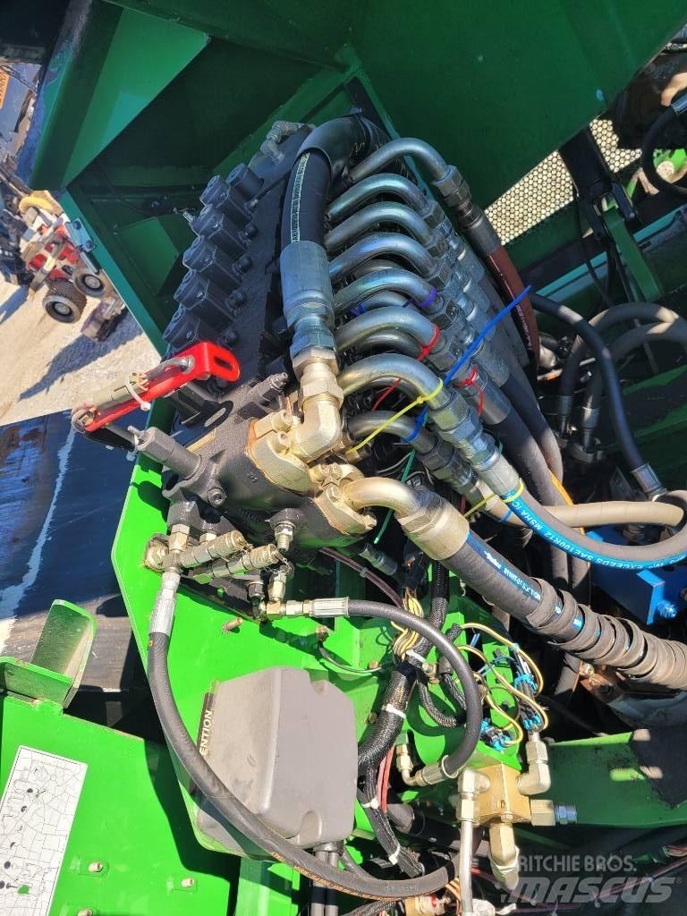 John Deere 853 Harwestery gąsienicowe