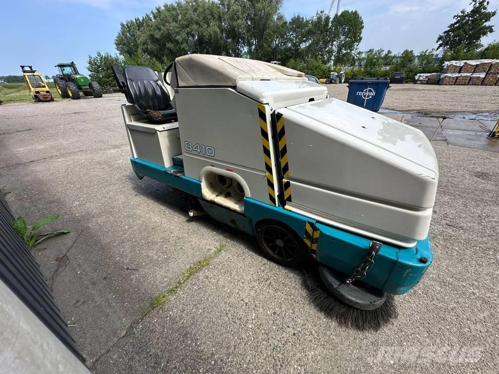 Tennant 8410 Zamiatarki - Zgarniarki - Odśnieżarki