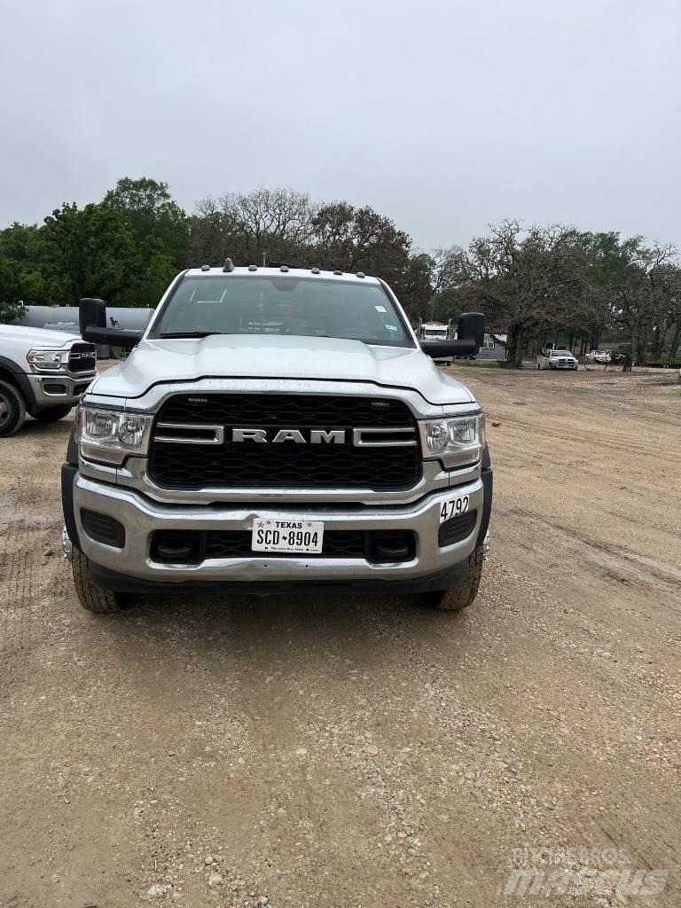 RAM 5500 Ciężarówki typu Platforma / Skrzynia