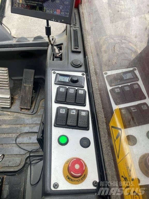 Komatsu 931 XC Harwestery