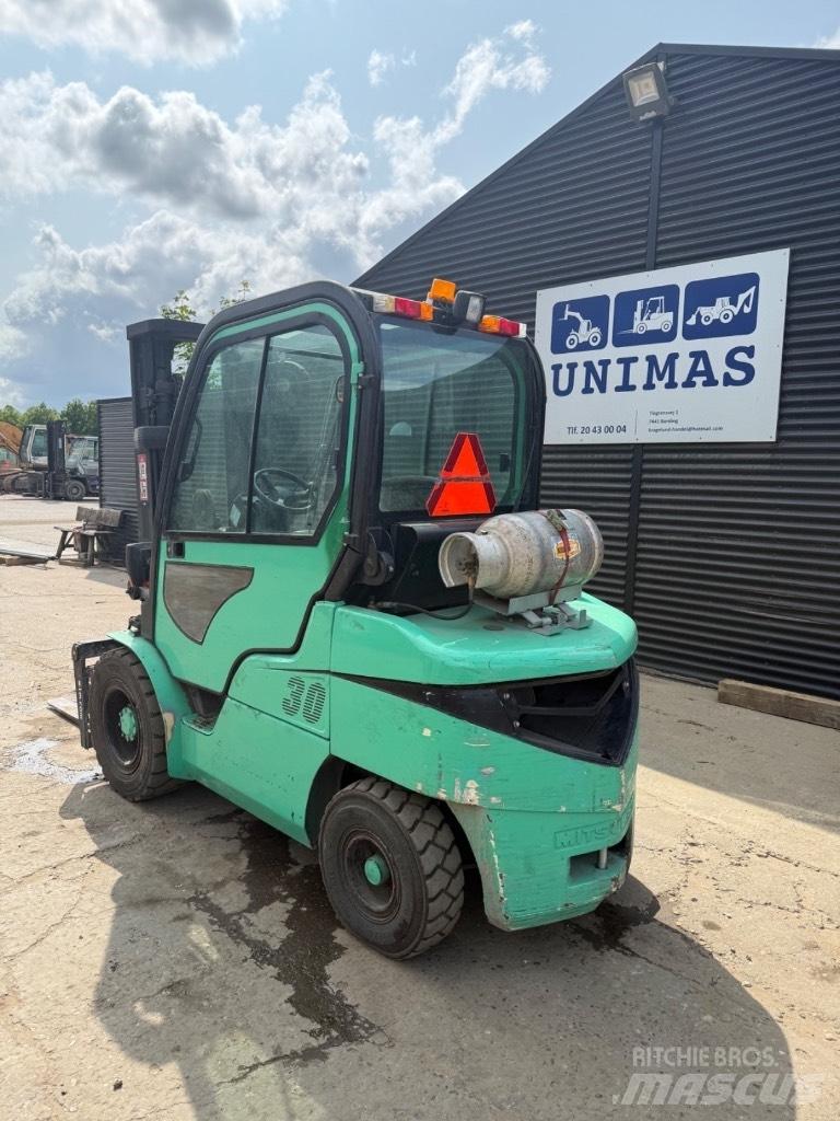 Mitsubishi FG 30 Wózki LPG