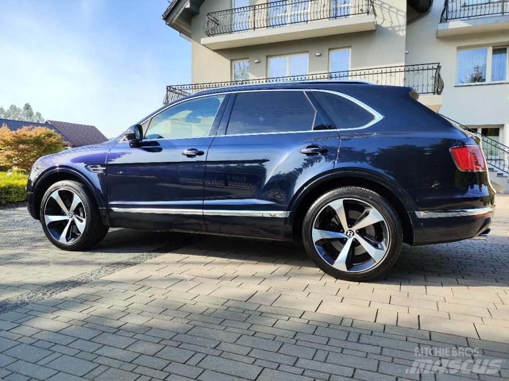 Bentley Bentayga V8 Samochody osobowe
