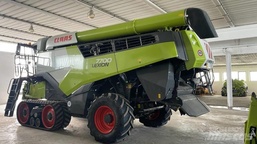 CLAAS LEXION 7700 TT Kombajny zbożowe
