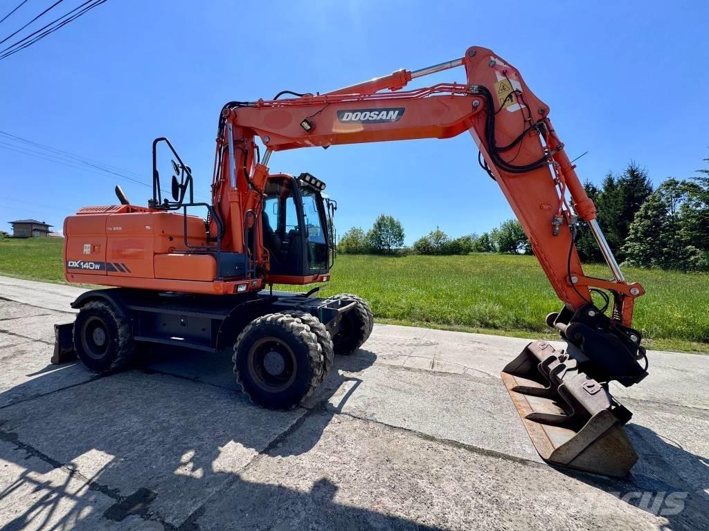 Doosan DX 140 W-3 Koparki kołowe