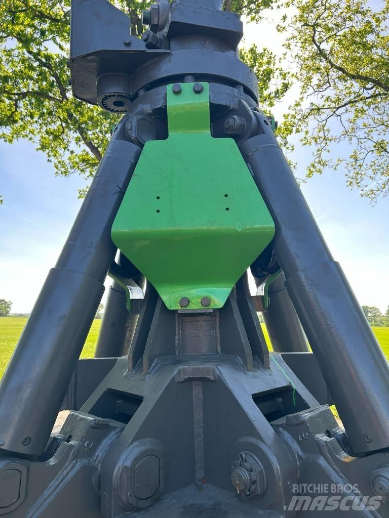 HGT HGT 1400L Koparki przeładunkowe