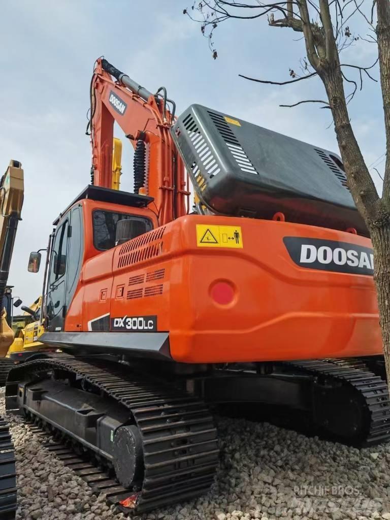 Doosan DX 300 LCA Koparki gąsienicowe