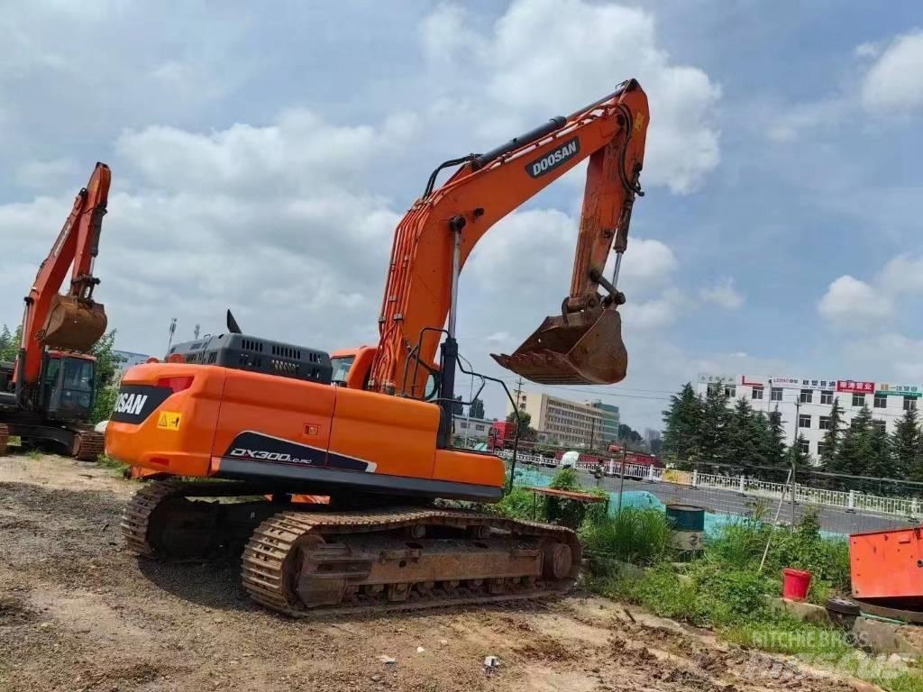 Doosan DX 300 Koparki gąsienicowe